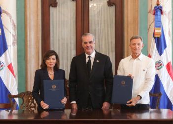Luis Abinader y Hochul firman acuerdo para impulsar cooperación