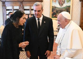 Abinader y la primera dama viajarán a Roma para funeral del papa Francisco