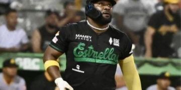 Abraham Almonte Conecta Grand Slam y Estrellas Vencen a las Águilas
