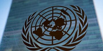 ACNUR insta a integrar a refugiados en sistemas de migración legal