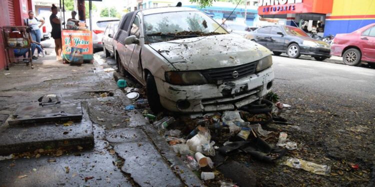 Acumulación de chatarras en Santo Domingo descontrolada