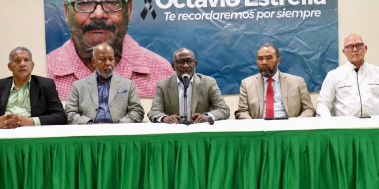 Acusan a Danilo Medina de bloquear la creación de Fuerza del Pueblo