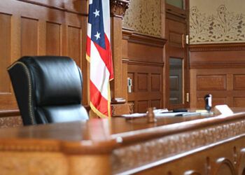Acusan a dominicano por estafa a abuelos en Estados Unidos