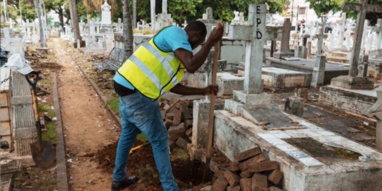 ADN remodela cementerio histórico de la avenida Independencia