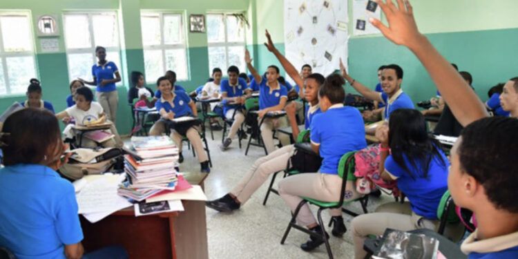 ADP considera insuficiente el bono de 500 dólares para colegios privados