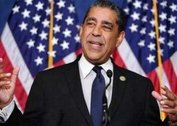 Adriano Espaillat es elegido presidente del Caucus Hispano del Congreso