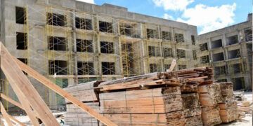 Advierten que falta de pagos paralizaría obras y afectaría el PIB