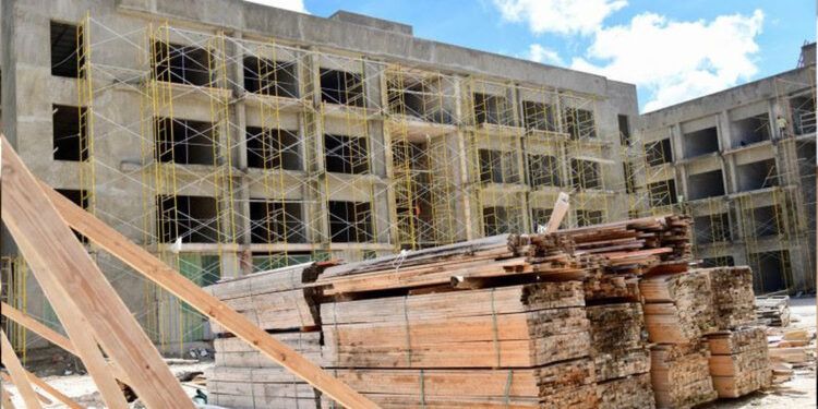 Advierten que falta de pagos paralizaría obras y afectaría el PIB