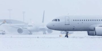 Aerolíneas cancelan más de 1,000 vuelos en EE. UU. por nevadas