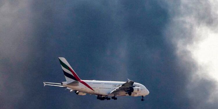 Aeropuerto de Dubái reanuda vuelos gradualmente