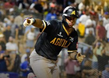 Águilas superan al Licey en extras y suman 15 victorias