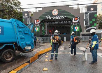 Alcaldía limpia vías tras celebraciones de Año Nuevo