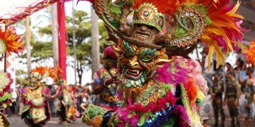 Alegría y Tradición en el Carnaval Santo Domingo 2024