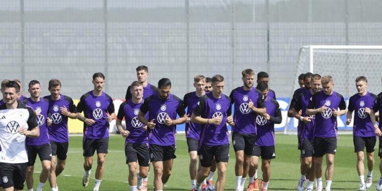 Alemania busca encender a su afición con una victoria ante Dinamarca en octavos