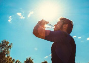 Alerta médica por ola de calor: Riesgos y precauciones para pacientes cardiovasculares