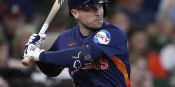 Alex Bregman firma con los Medias Rojas por 3 años y $120 millones