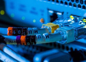 Alto costo del internet limita acceso en hogares dominicanos