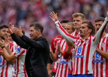 Álvarez marca doblete y Atlético vence 5-2 al Real Madrid