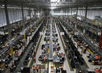 Amazon recorta 14,000 empleos en primera fase de su reducción global