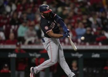 Amed Rosario lidera triunfo de Nacionales sobre Rojos