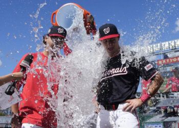 Andrew Álvarez debuta con victoria histórica ante Marlins