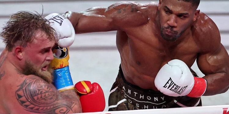 Anthony Joshua noquea a Jake Paul en combate de Netflix