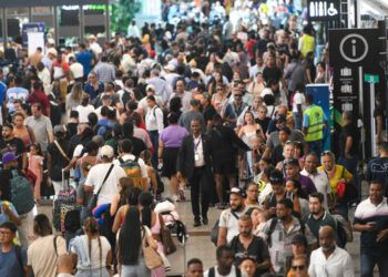 Apagón en el AILA provoca caos y críticas a Aerodom