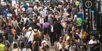 Apagón en el AILA provoca caos y críticas a Aerodom