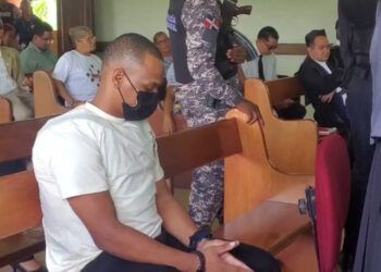 Aplazan juicio contra policía acusado de matar niño en carnaval de Santiago