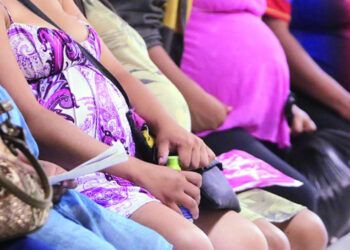 ARAPF advierte que reforma al Código Laboral desprotege a las madres trabajadoras