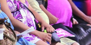 ARAPF advierte que reforma al Código Laboral desprotege a las madres trabajadoras