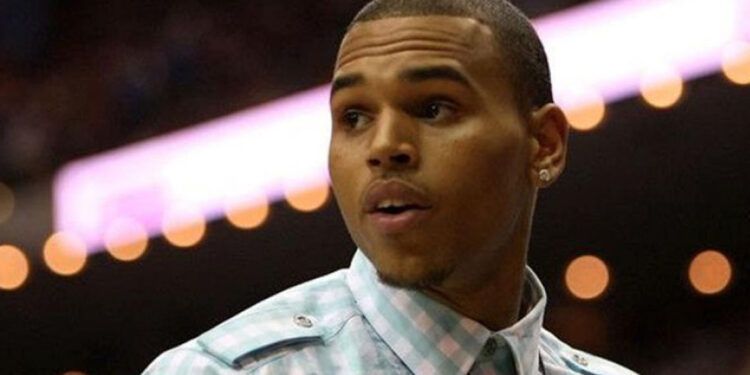 Arrestan a Chris Brown por agresión con botella en Londres