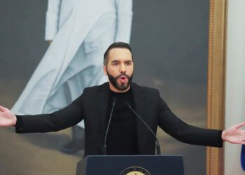 Arzobispo de El Salvador rechaza reformas de Bukele sobre reelección