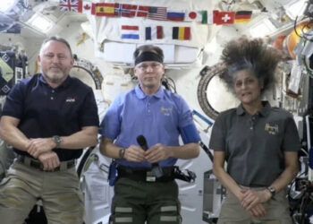 Astronautas varados regresarán a la Tierra tras 9 meses en el espacio