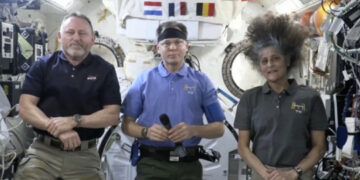Astronautas varados regresarán a la Tierra tras 9 meses en el espacio