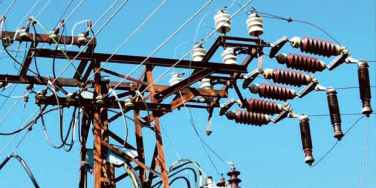 Asume denuncia retrasos de pago por parte de las Edes