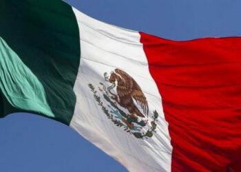 Atacan cuartel militar en México en aniversario por los 43 de Ayotzinapa
