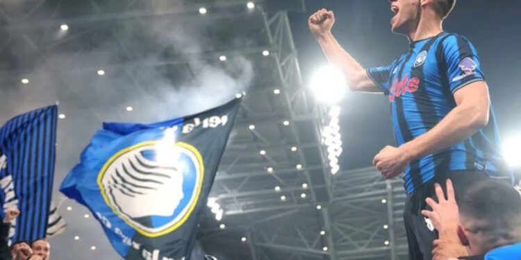 Atalanta elimina al Dortmund con gol agónico