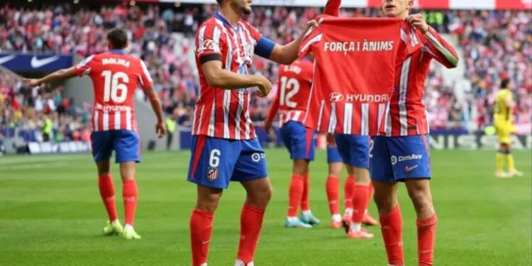 Atlético vence 2-0 a Las Palmas y dedica triunfo a víctimas de inundaciones
