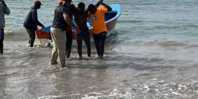 Aumentan a cinco los fallecidos en naufragio de Guayacanes