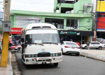 Aumento de peaje en km 32 sube pasaje en Villa Altagracia