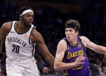 Austin Reaves brilla con 38 puntos en victoria de los Lakers