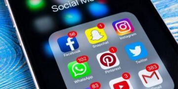 Australia busca prohibir redes sociales a menores de 16 años