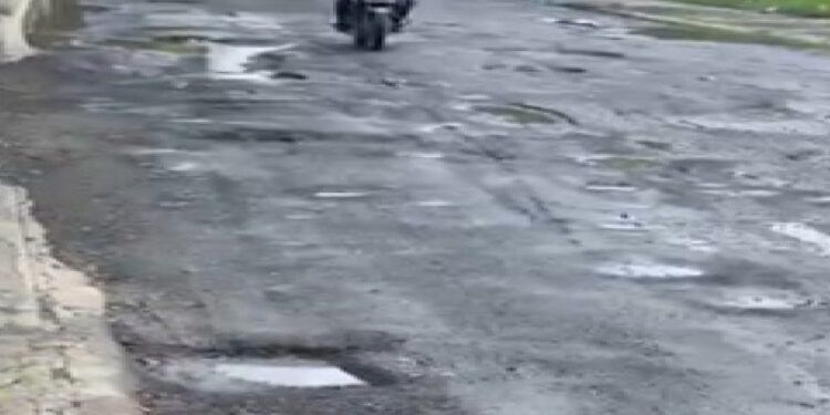 Autoridades aún no cumplen con asfaltado de calles en El Cortecito, Bávaro