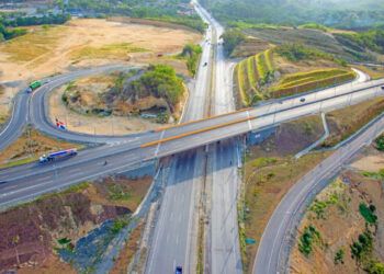 Balaguer, Bosch y Peña Gómez: Líderes Que Trascienden en Infraestructuras Públicas