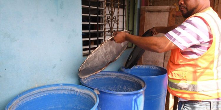 Bañarse bajo ducha es un lujo en el sector María Auxiliadora