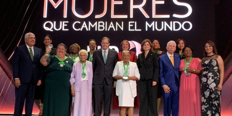 Banco BHD premia a mujeres que impulsan cambios en la sociedad