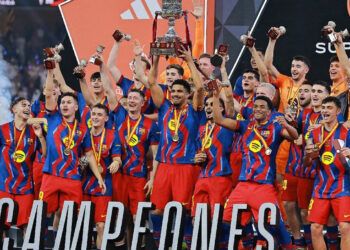 Barcelona gana la Supercopa con doblete de Raphinha