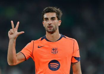 Barcelona golea al Betis con triplete de Ferran Torres