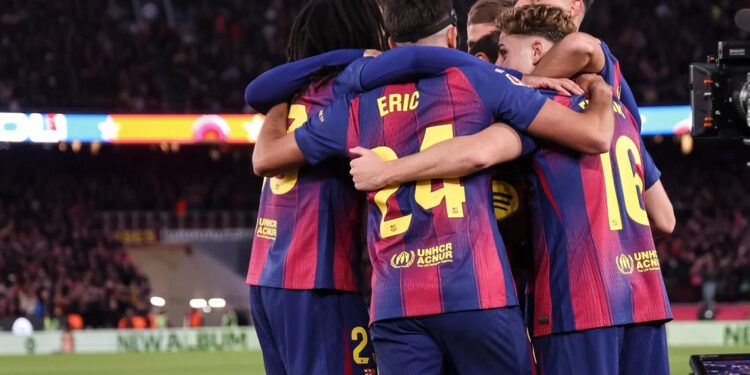 Barcelona Golea En Su Regreso Al Camp Nou